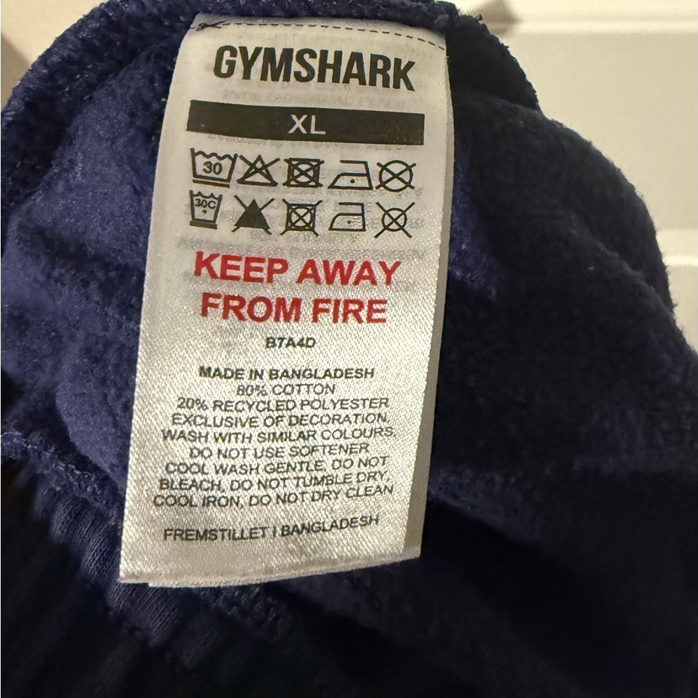 2/$35 Women’s Gymshark Navy Training Fleece sweat pants xl - Picture 3 of 5